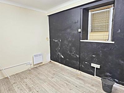 Coedpenmaen Close, Pontypridd - Store Room