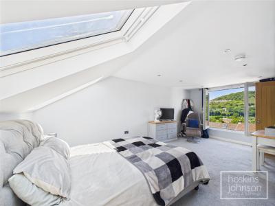 Merthyr Road, Pontypridd - Master Bedroom
