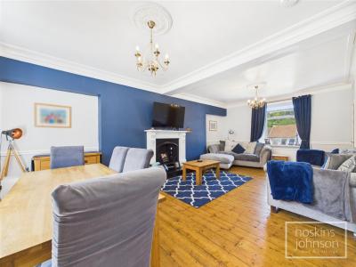 Merthyr Road, Pontypridd - Lounge