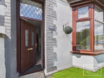 Glynmynach Street, Ynysybwl, Pontypridd - Entrance