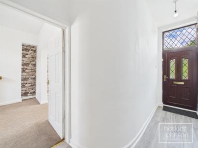 Glynmynach Street, Ynysybwl, Pontypridd - Entrance Hall