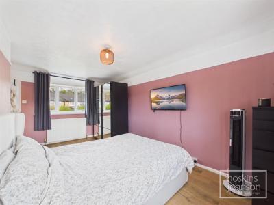 Dyffryn Avenue, Rhydyfelin, Pontypridd - Bedroom 1