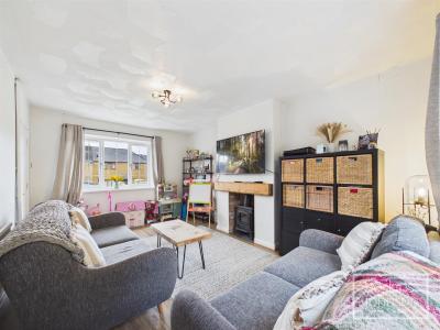 Dyffryn Avenue, Rhydyfelin, Pontypridd - Living Room