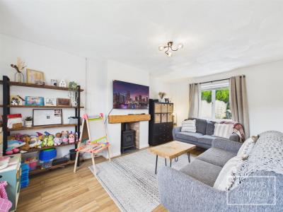 Dyffryn Avenue, Rhydyfelin, Pontypridd - Living Room
