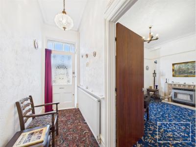 Lanelay Crescent, Maesycoed, Pontypridd - Hallway