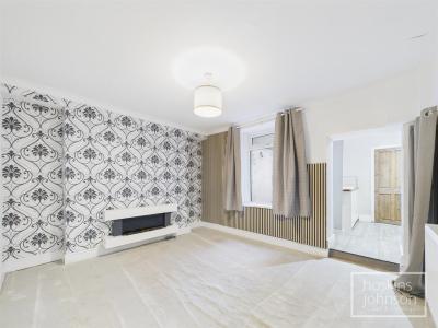 Tower Street, Treforest, Pontypridd - Living Room