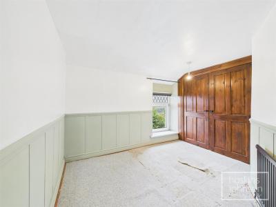 Troedrhiw-Trwyn, Pontypridd - Bedroom 1