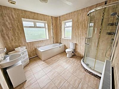 Church Street, Ynysybwl, Pontypridd - Bathroom/WC