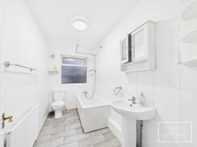 Pleasant View, Troedyrhiw, Merthyr Tydfil - Bathroom