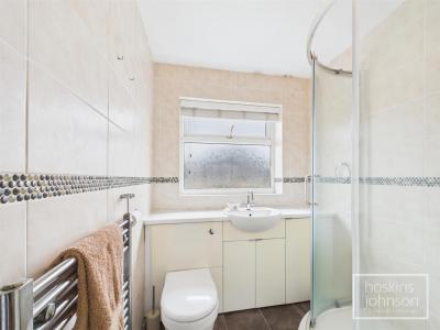 Queens Drive, Crown Hill, Llantwit Fardre - Bathroom
