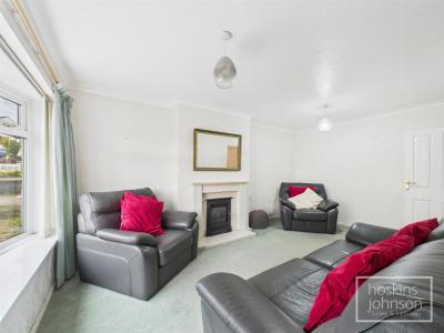 Queens Drive, Crown Hill, Llantwit Fardre - Living Room