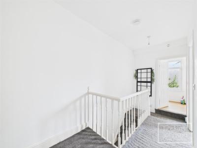 Penygraig Terrace, Ynysybwl, Pontypridd - Landing