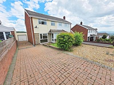 Lan Close, Graigwen, Pontypridd Main Image Thumbnail