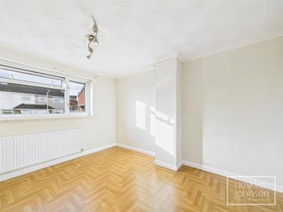 Lan Close, Graigwen, Pontypridd - Bedroom 1
