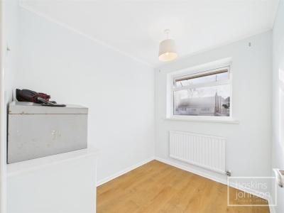 Lan Close, Graigwen, Pontypridd - Bedroom 3