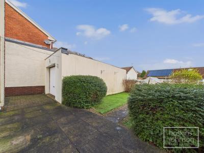 Lan Close, Graigwen, Pontypridd - Outside