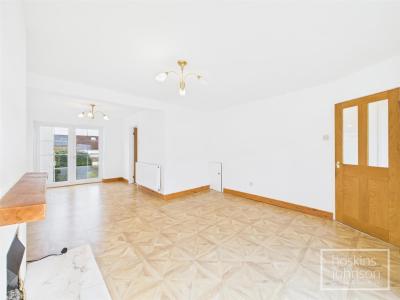 Lan Close, Graigwen, Pontypridd - Lounge