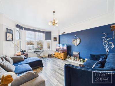 Llantwit Rd, Treforest - Living Room