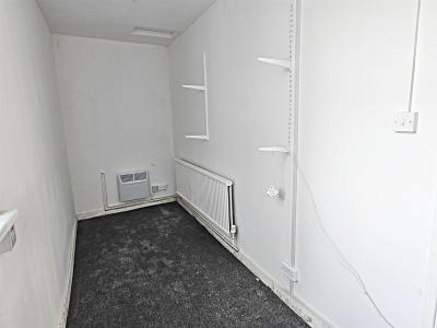 Coedpenmaen Close, Pontypridd - Store Room