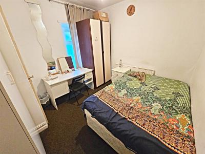 Queen Street, Pontypridd - Bedroom 2