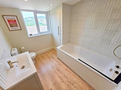 Phillip Street, Pontypridd - Bathroom