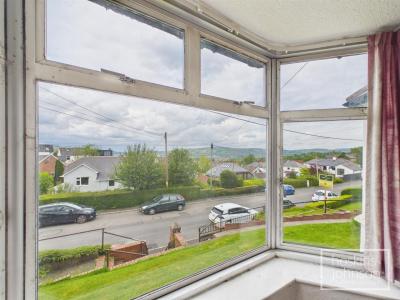 Warren Drive, Caerphilly - Outside