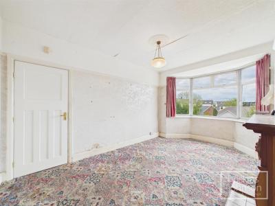 Warren Drive, Caerphilly - Living Room