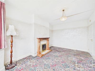 Warren Drive, Caerphilly - Living Room