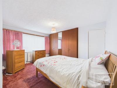 Coed Isaf Road, Maesycoed, Pontypridd - Bedroom 1