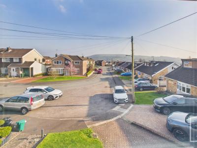 Milford Close, Tonteg, Pontypridd - Front Aspect