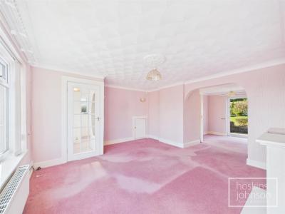 Milford Close, Tonteg, Pontypridd - Lounge