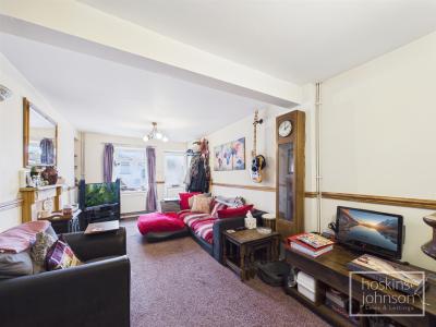 Main Road, Tonteg, Pontypridd - Living Room