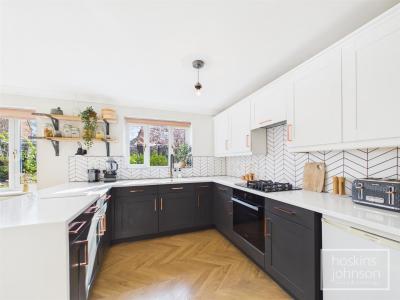 Heather Court, Quakers Yard, Treharris - Living/Kitchen/Diner