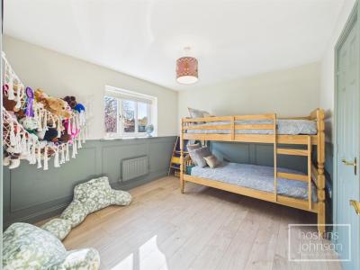 Heather Court, Quakers Yard, Treharris - Bedroom 2
