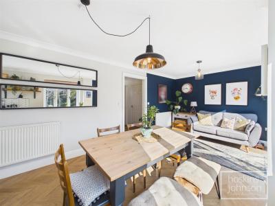 Heather Court, Quakers Yard, Treharris - Living/Kitchen/Diner