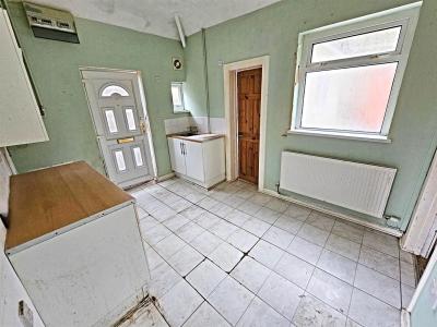 Cefn Ilan Road, Abertridwr, Caerphilly - Kitchen