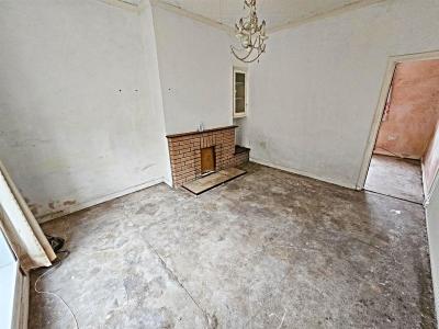 Cefn Ilan Road, Abertridwr, Caerphilly - Lounge