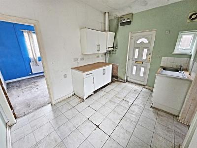 Cefn Ilan Road, Abertridwr, Caerphilly - Kitchen