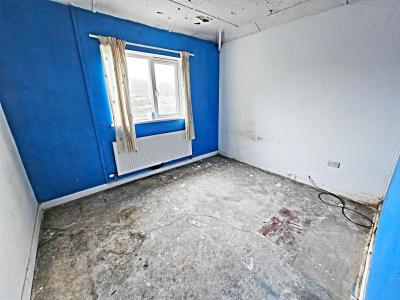 Cefn Ilan Road, Abertridwr, Caerphilly - Bedroom 1