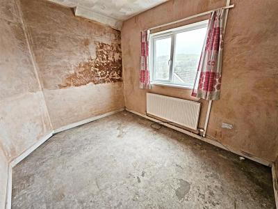 Cefn Ilan Road, Abertridwr, Caerphilly - Bedroom 2