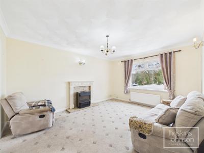 Llys Corrwg, Rhydyfelin, Pontypridd - Living Room