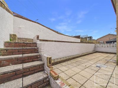 Llys Corrwg, Rhydyfelin, Pontypridd - Property