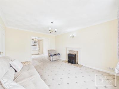 Llys Corrwg, Rhydyfelin, Pontypridd - Living Room