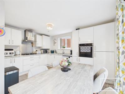 Highfields, Tonyrefail, Porth - Kitchen/Diner