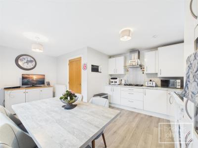 Highfields, Tonyrefail, Porth - Kitchen/Diner