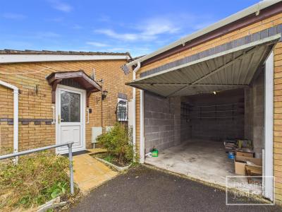 Brynderwen, Cilfynydd, Pontypridd - Property