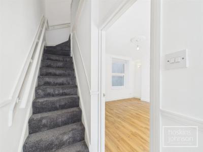 Telekebir Road, Pontypridd - Entrance Hallway