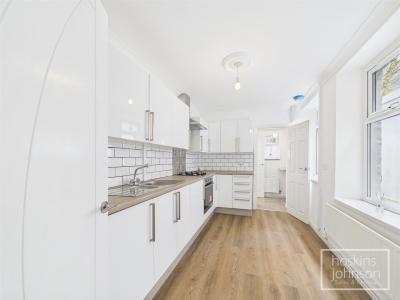 Telekebir Road, Pontypridd - Kitchen