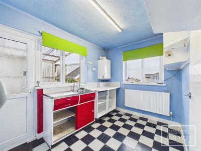 Whiterock Avenue, Graigwen, Pontypridd - Kitchen