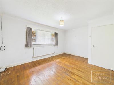 Whiterock Avenue, Graigwen, Pontypridd - Bedroom 1
